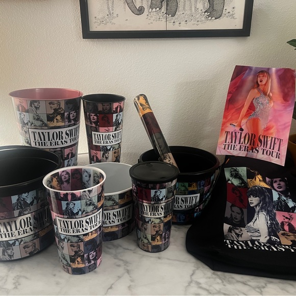 Taylor Swift Eras Movie 🍿 bucket (Regal) - Picture 2 of 2